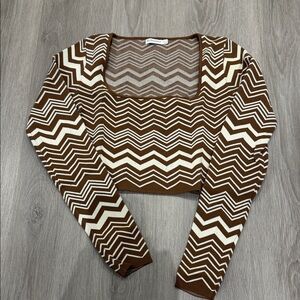 Brown and White Chevron Crop Top Stradivarius